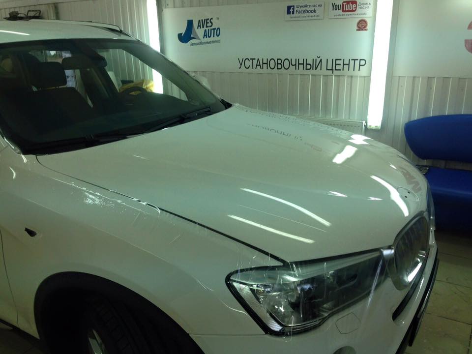 поклейка плівки SunTek на білий BMW X3