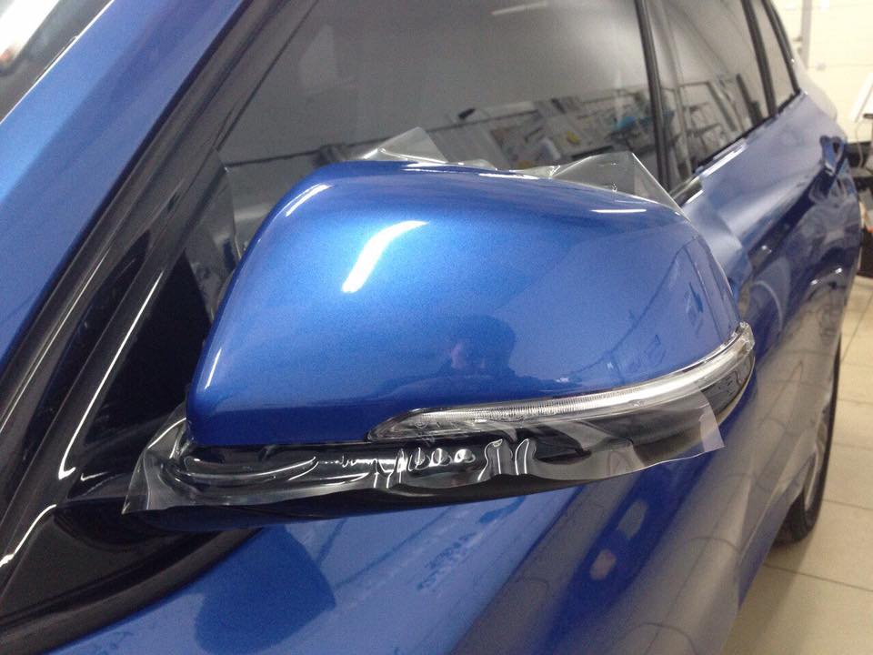 обклеювання корпусів дзеркал BMW X1