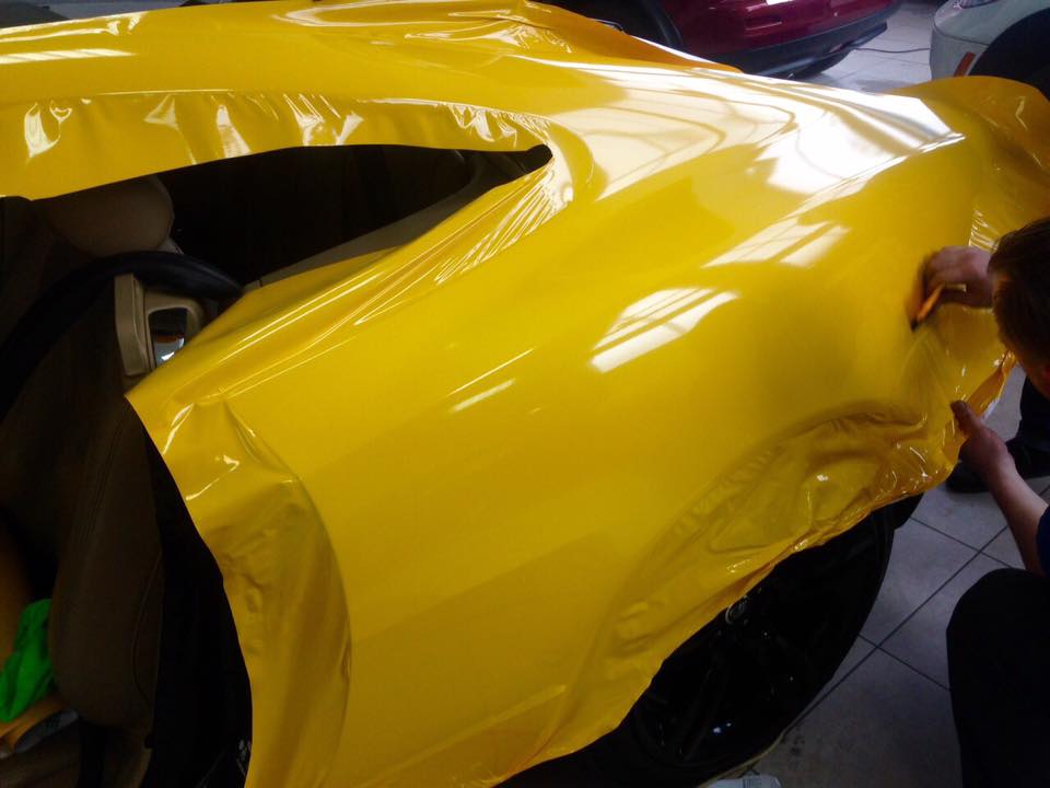 нанесение желтой автопленки на Jaguar XK