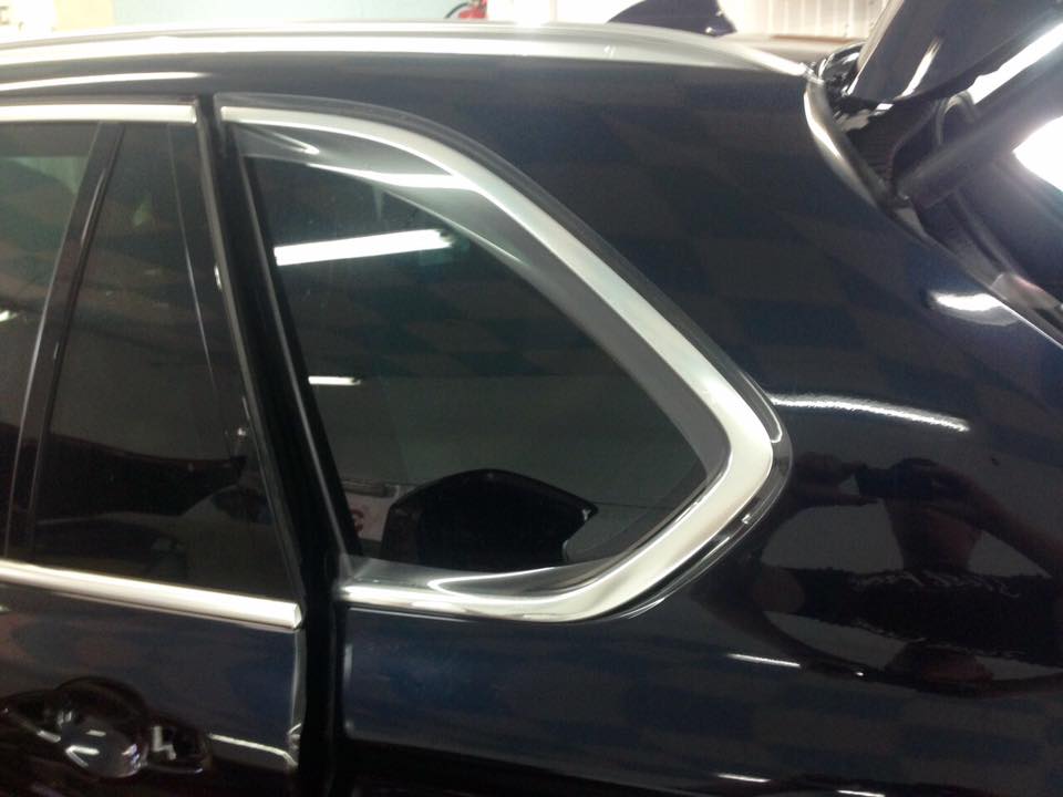 обклейка BMW X5 захисною плівкою