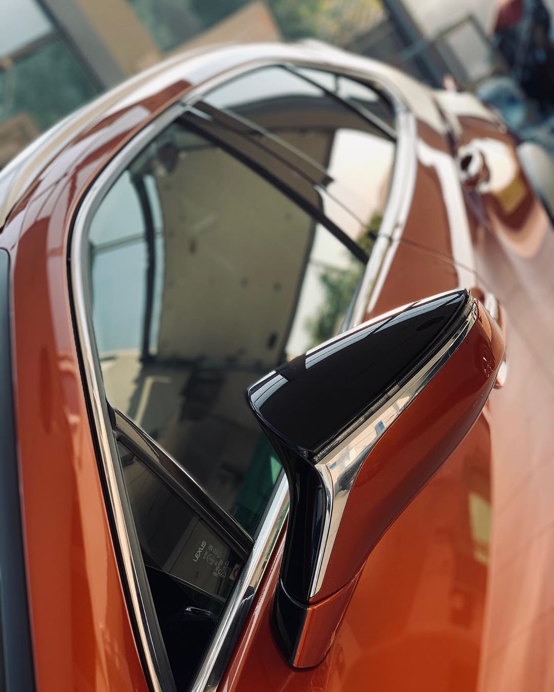 Захист кузова Лексус Lexus антигравійною поліуретановою плівкою | Обклеювання оптики і дзеркал