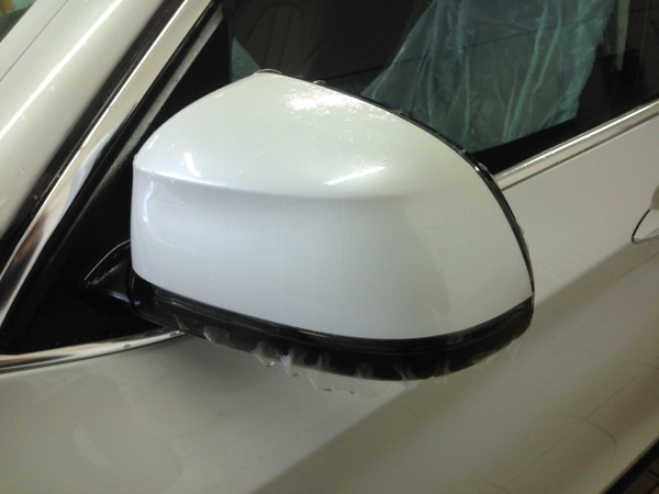 оклейка зеркал белого BMW X5окле
