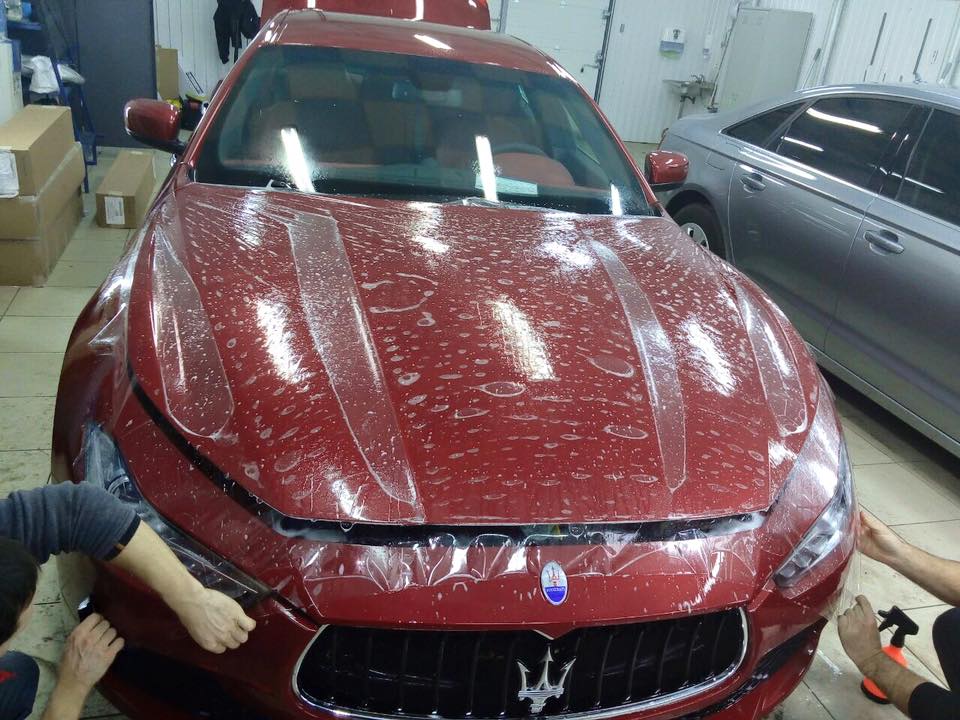 установка защитной пленки на Maserati Ghibli