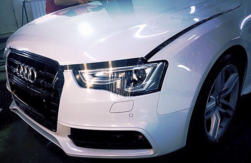 обклеювання бампера білої Audi A5
