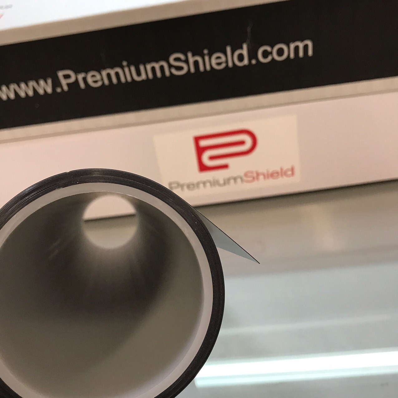 Первая в мире полиуретановая тонировочная пленка  для фар – PremiumShield Smoke (США)